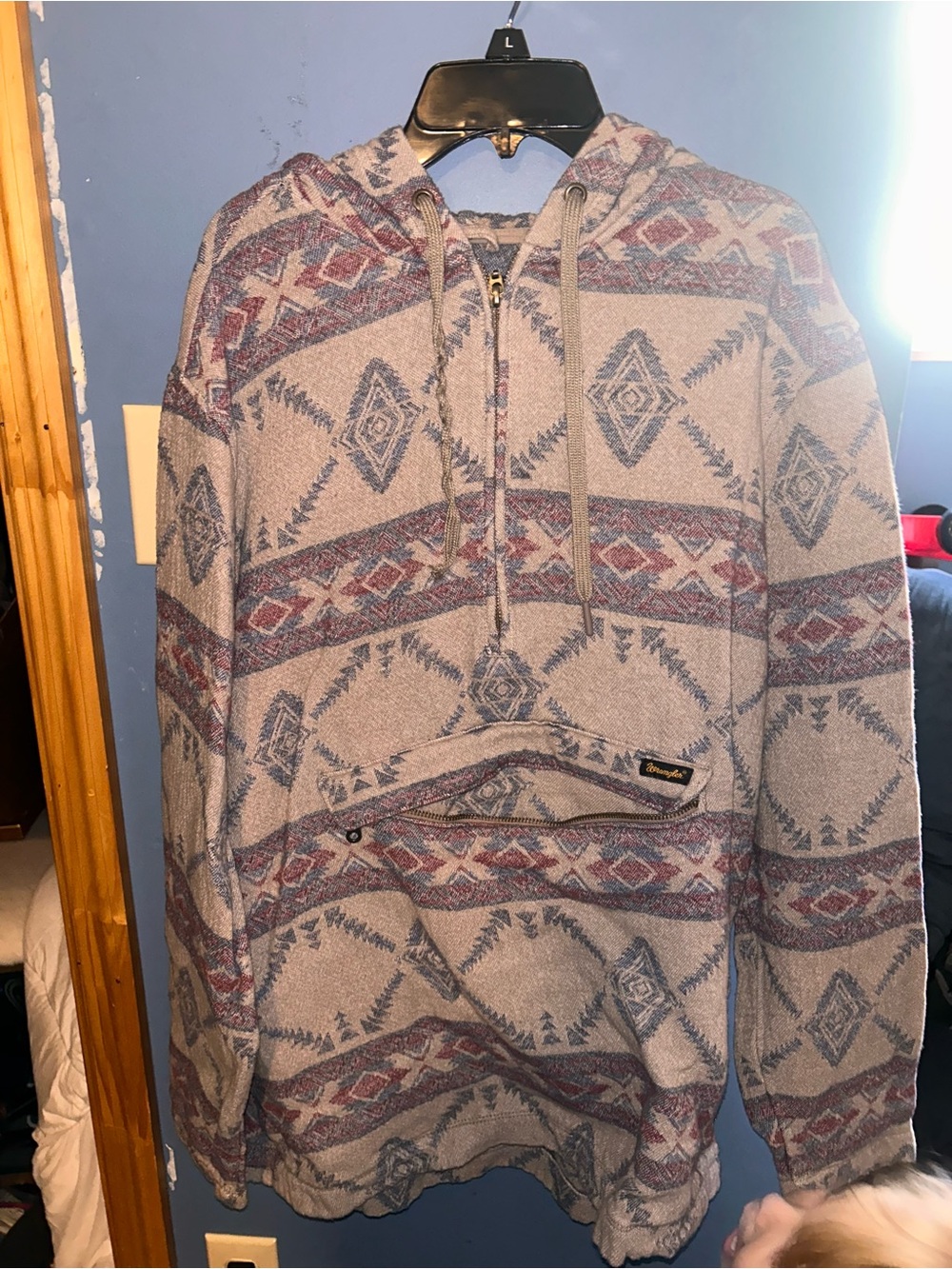 Wrangler Hooded Zip-Up Sweater in Light Gray with Blue and Maroon Pattern